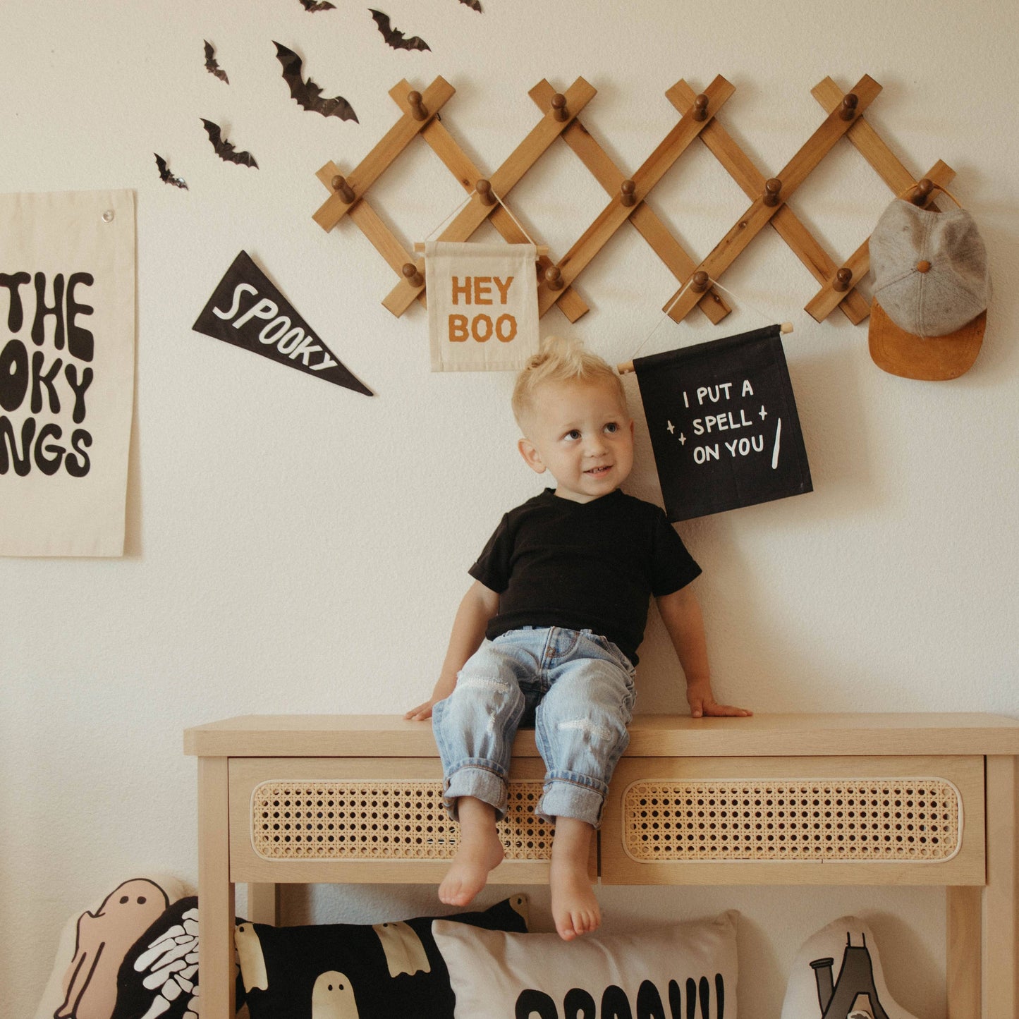 I put a spell on you hang sign