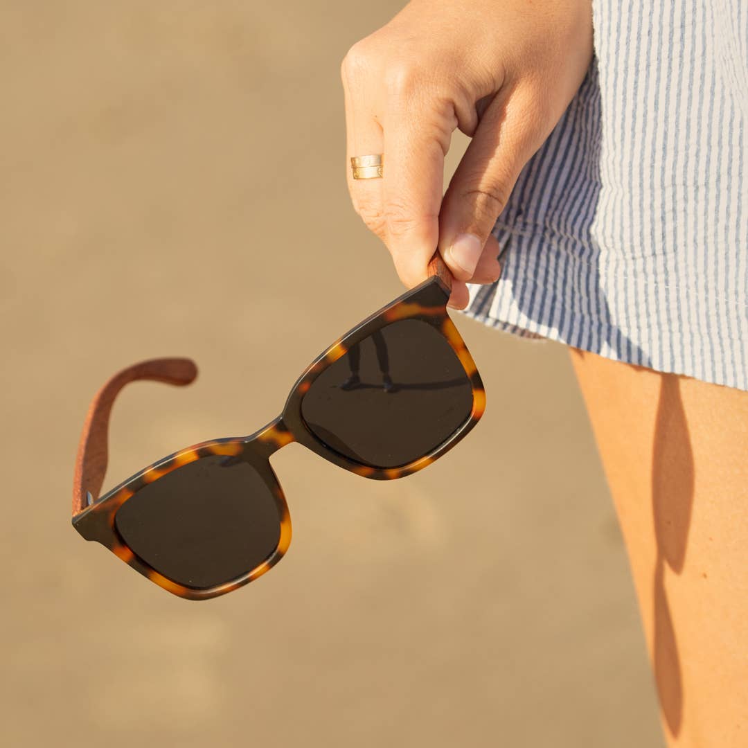 BP1024 - Alaina - Matte Ambe Tortoise / Walnut Wood / Grey