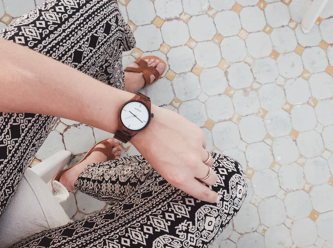 SFINX | Wood watch | Sustainable | Red | White | Black