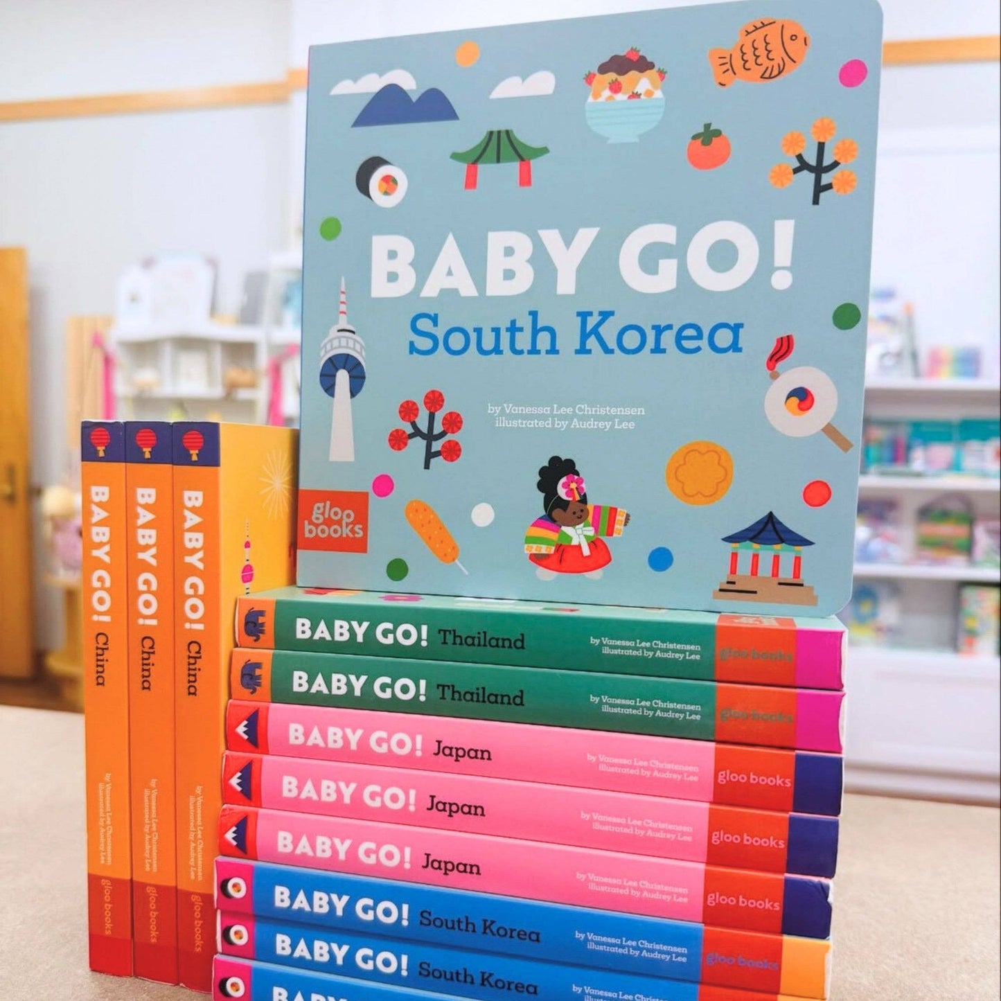 Baby Go! South Korea: A Board Book About Travel (Ages 0-4)