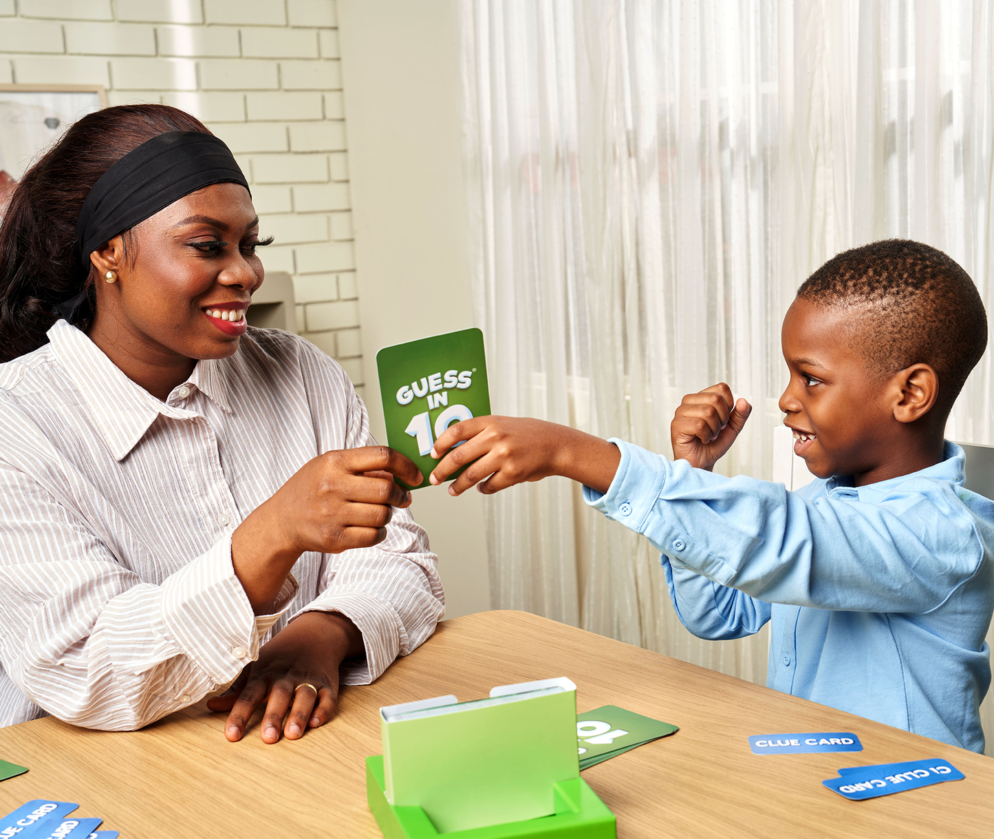 Skillmatics Guess in 10 World of Animals Card Game