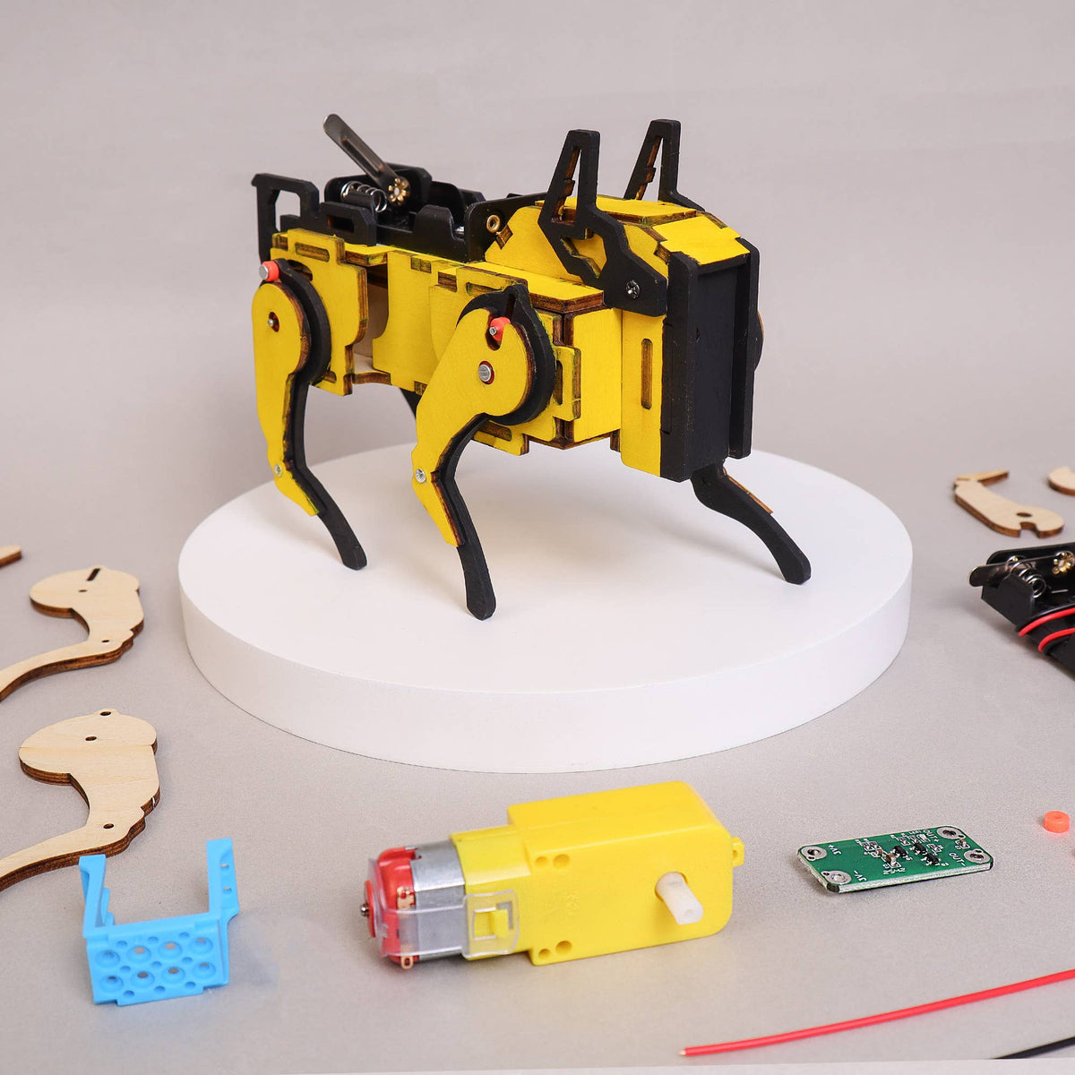 Robot Dog STEM Kit – Sound-Activated DIY Toy