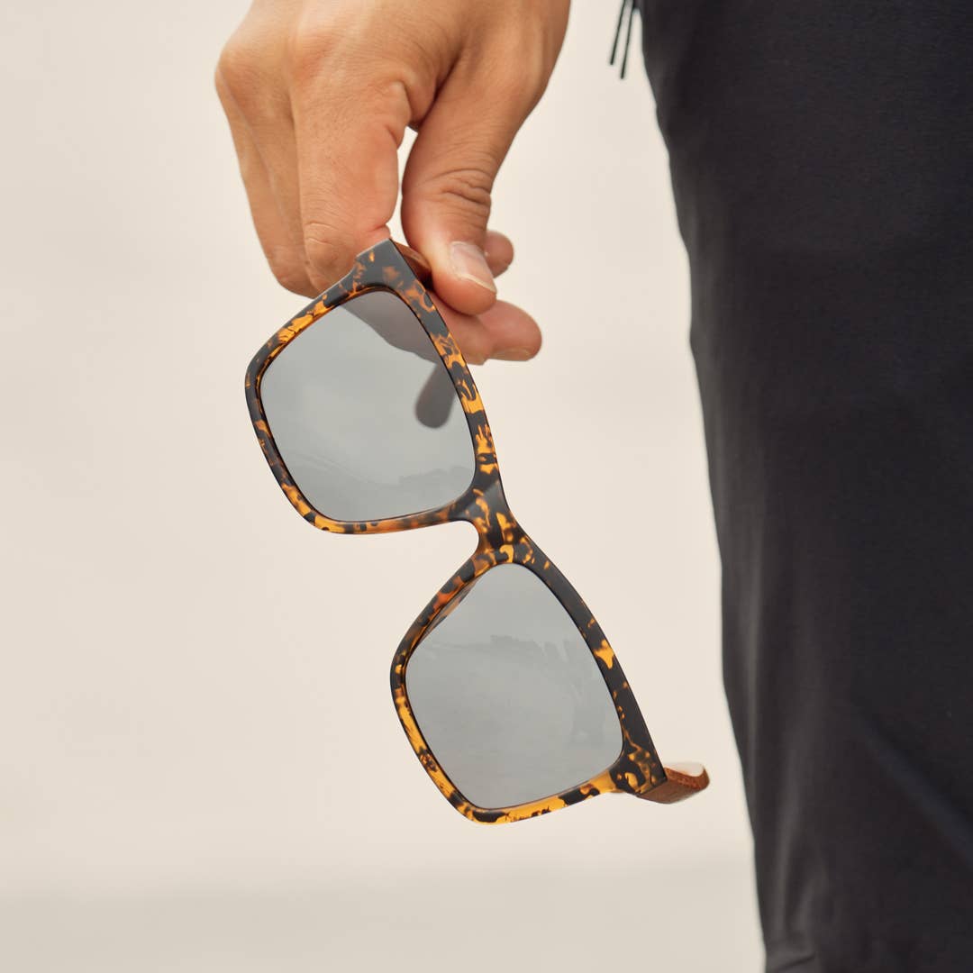 BP19991 - Koa - Tortoise / Walnut Wood / Smoke Polarized