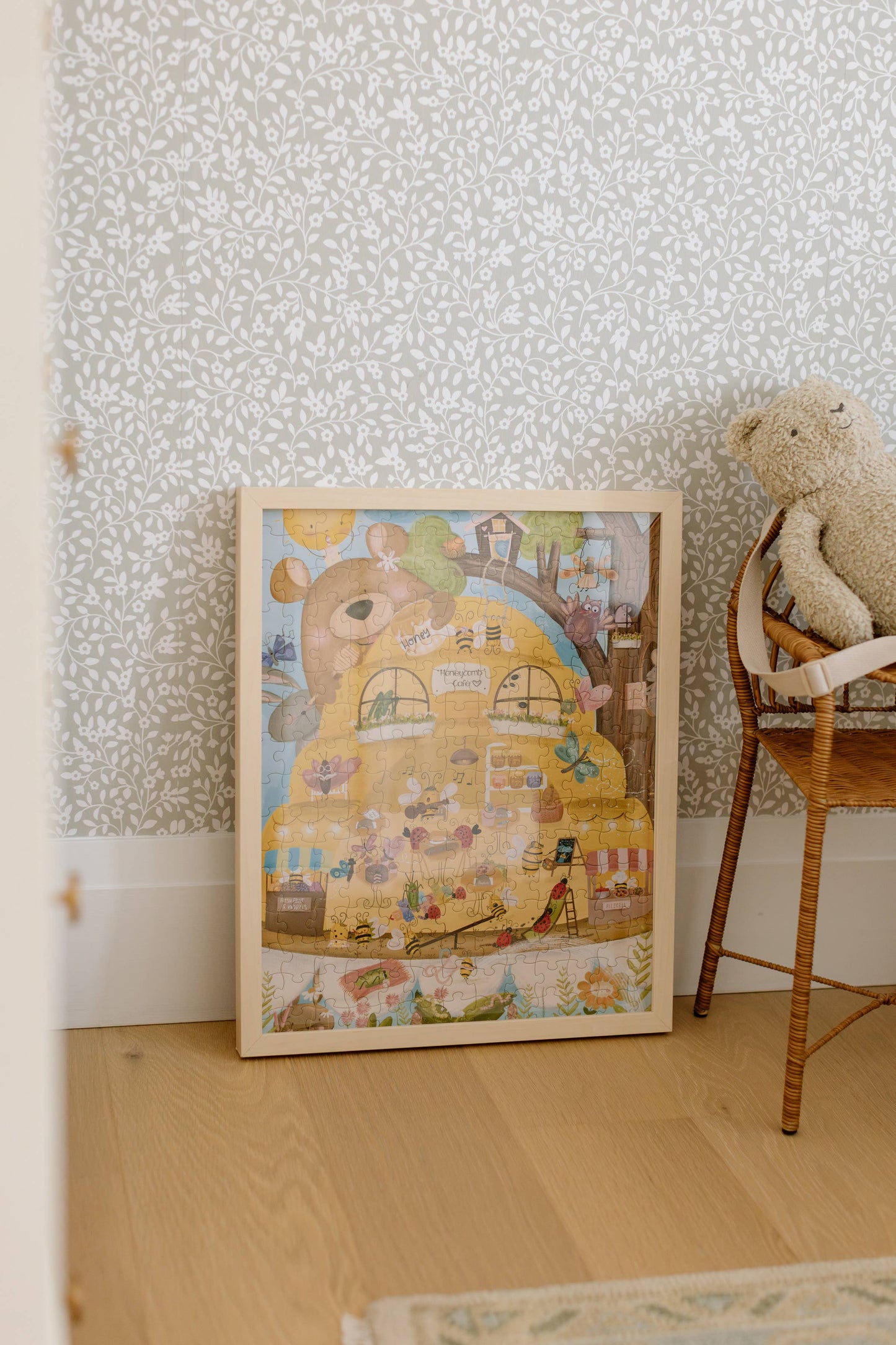 Honeycomb Cafe 200 Piece Puzzle