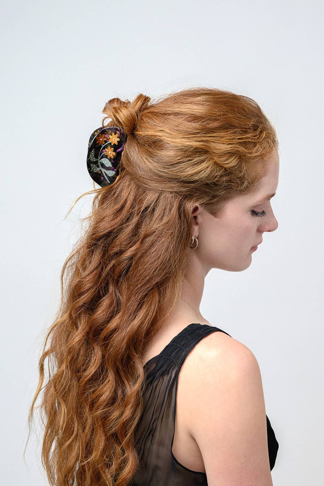 Lady's Mantle Claw - Mysterious Golden Flower Hair Clip