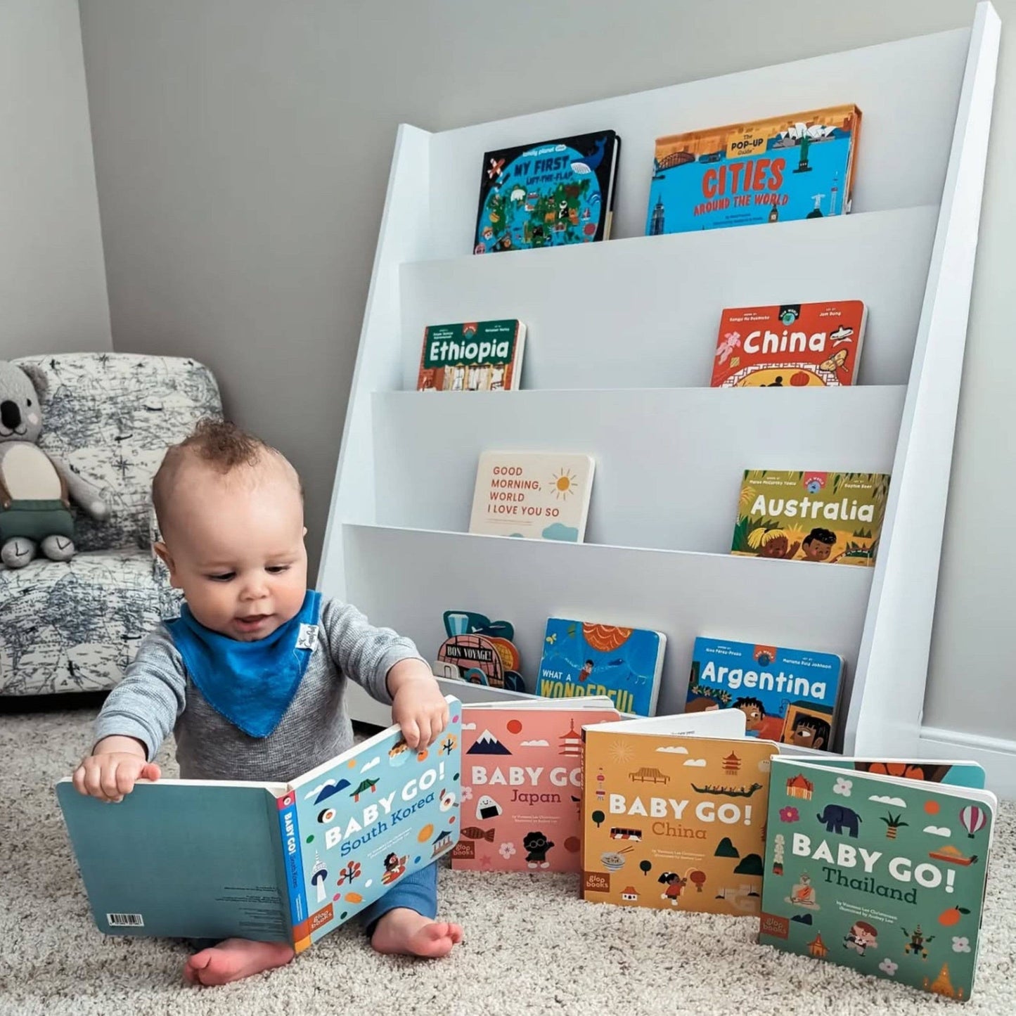 Baby Go! South Korea: A Board Book About Travel (Ages 0-4)