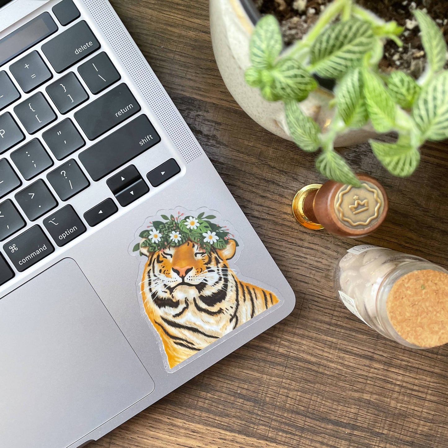 Smiley Tiger Sticker: White