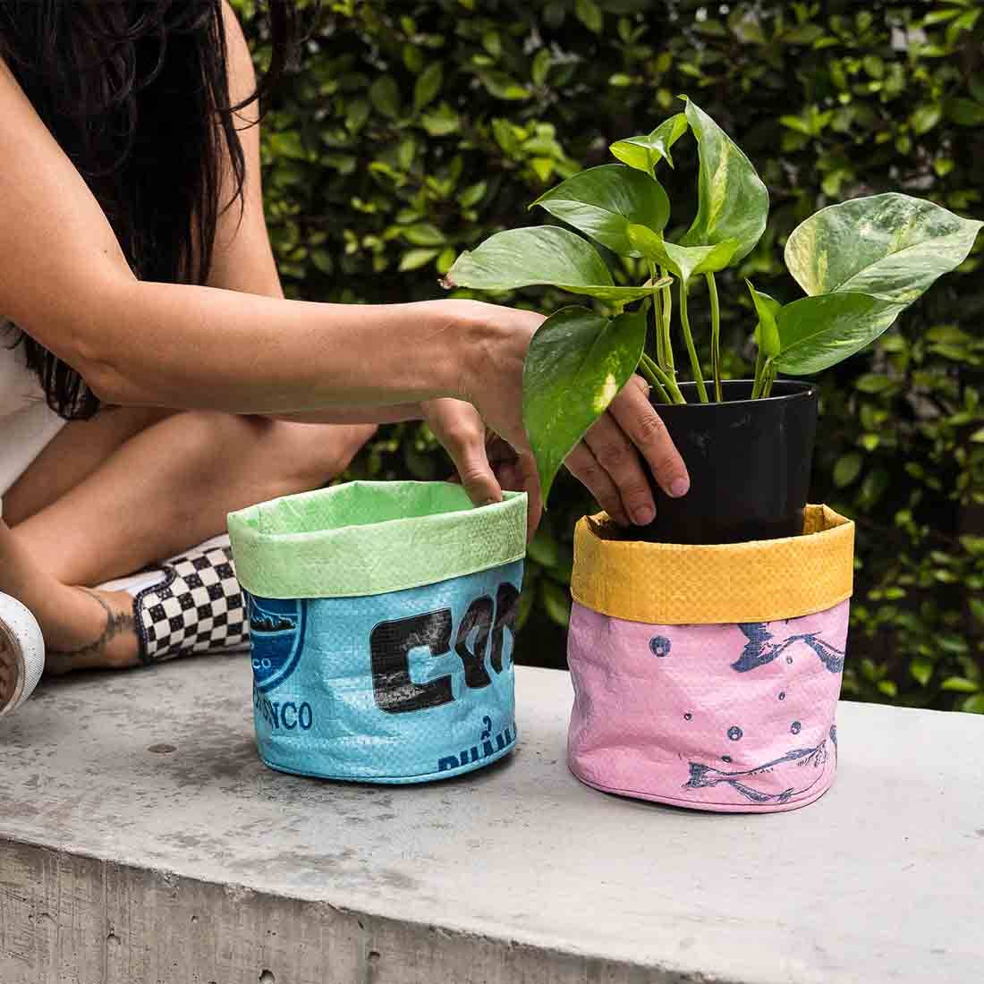 Medium Recycled Planter: Blue-White